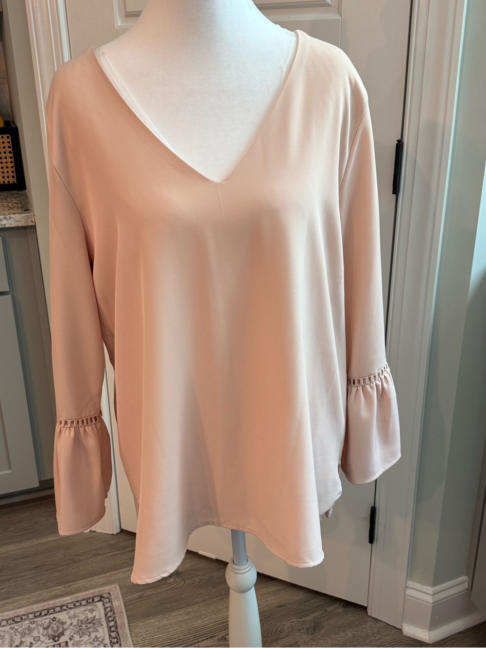 Calvin Klein Blush Pink Bell Sleeve V Neck Blouse Size Medium M